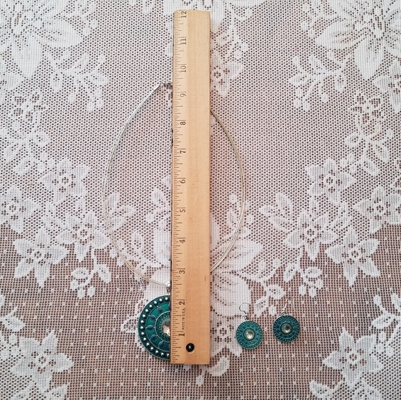 Early 2000s wire strand & medallion statement neck - Picture 8 of 9